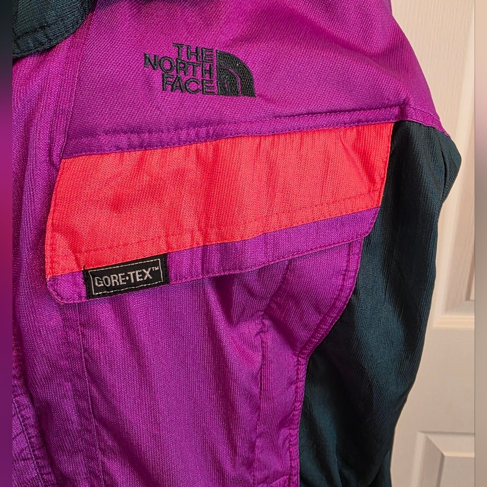 The Nothface 90's Colorblock Gore Tex Water Proof Jacket Size Medium - Picture 7 of 12